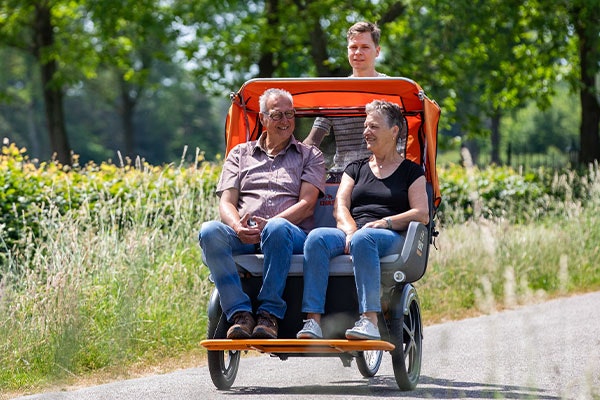 6 advantages of a tricycle with passenger seat Van Raam transport bike Chat