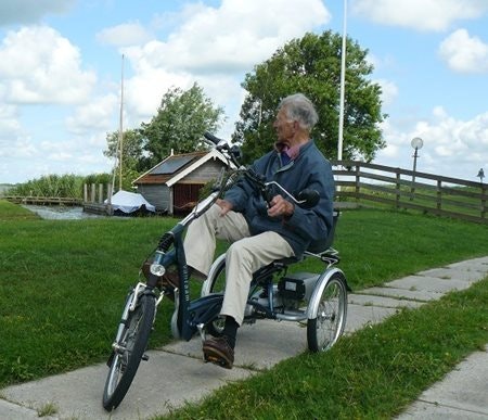 Tricycle bicycle for elderly