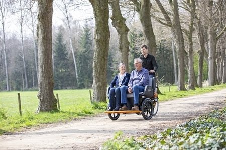 Angepasste Fahrräder als Fahrradtaxi für ältere Menschen