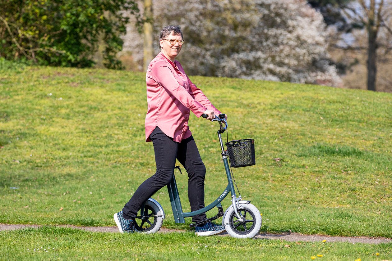 Using the Van Raam City walking aid with osteoarthritis