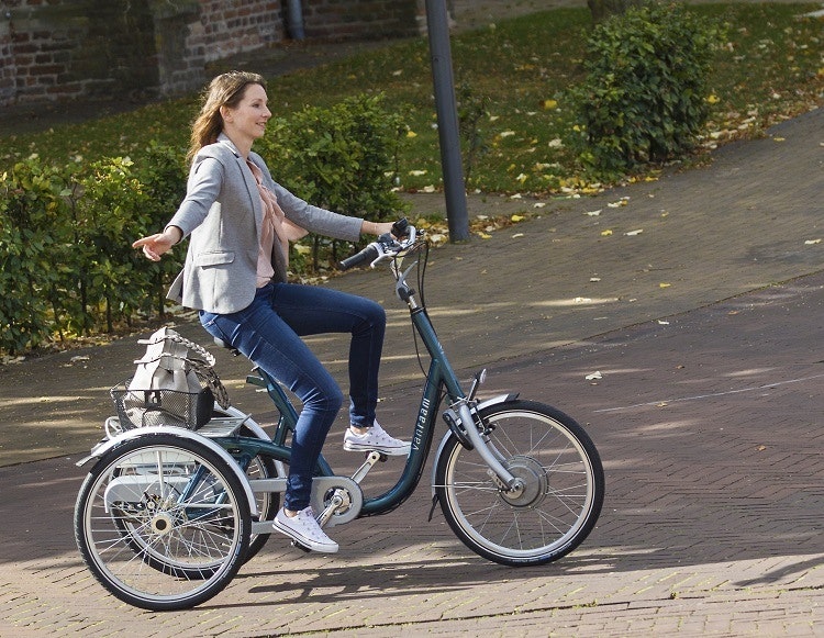 Adaptive Van Raam bike in traffic