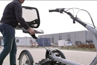 Video detach Easy Rider tricycle seat and transport | Van Raam