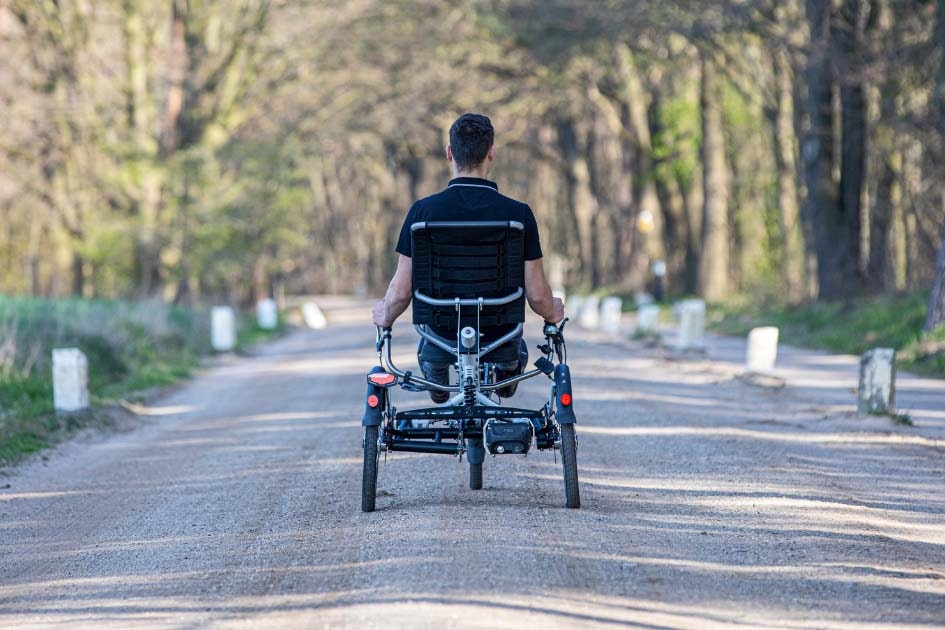 why is there no stand on a 3 wheeled bike