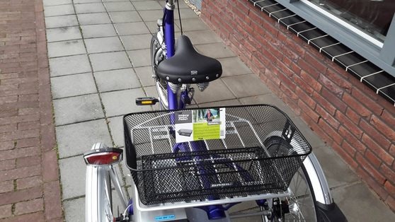 experience utilisateur tricycle midi avec panier de velo astrid janssen