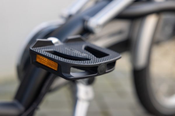 Platform pedals for adaptive shoes Van Raam