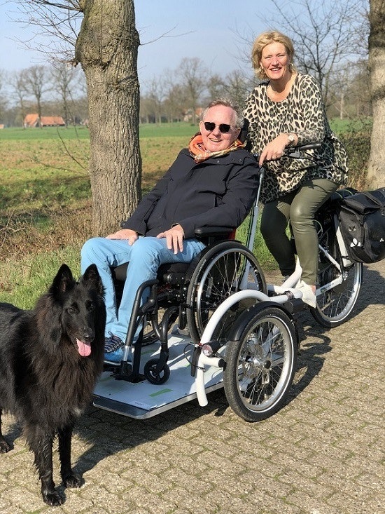 User experience wheelchair transport bike VeloPlus Joyce and Toon
