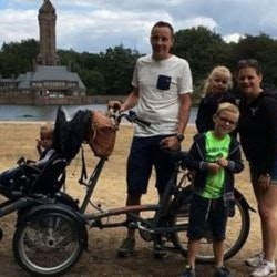 User experience wheelchair bike OPair - Marielle Klomp User experience wheelchair bike OPair - Marielle Klomp