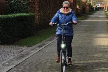Martine Mingeroet on het Balance low step ebike Van Raam Martine Mingeroet on het Balance low step ebike Van Raam