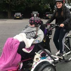 Gebruikerservaring rolstoeltransportfiets VeloPlus - Claire Huntingdon Gebruikerservaring rolstoeltransportfiets VeloPlus - Claire Huntingdon