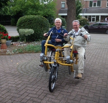 Van Raam duofiets met trapondersteuning van de Zonnebloem