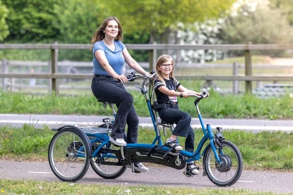 waarom zit er geen standaard op een fiets met 3 wielen parkeerrem van raam kivo plus driewieltandem