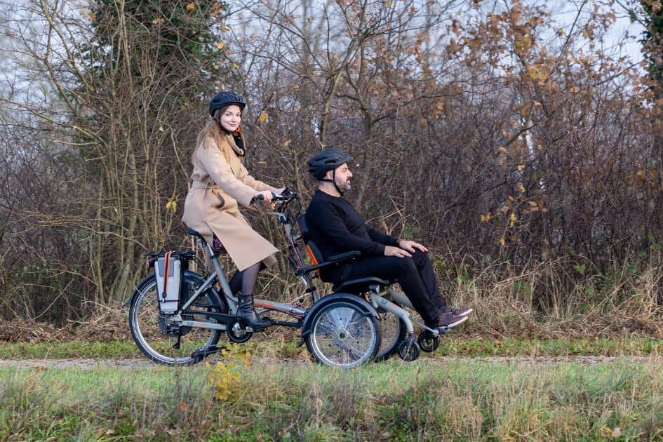 Van Raam Rollstuhlfahrrad OPair als Fahrradtaxi fuer altere Menschen