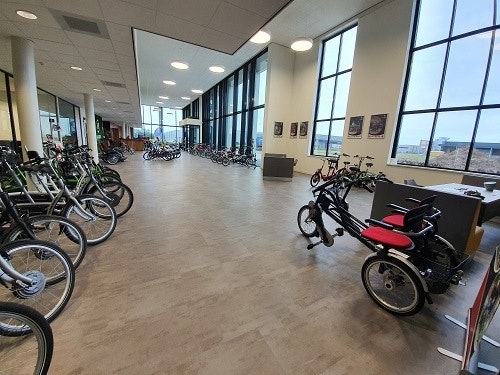 Private counseling at showroom manufacturer of special needs bikes Van Raam