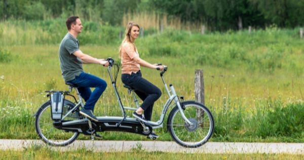 Unique riding characteristics of the Van Raam Twinny tandem - extra space between the two persons