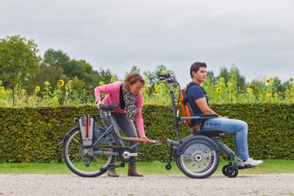 Einzigartige Fahreigenschaften des Rollstuhlfahrrad OPair teilbarere Rahmen