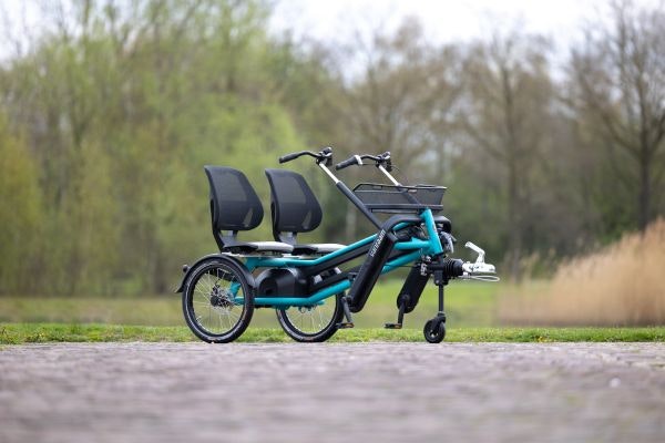 Discover the renewed FunTrain duo bike trailer from Van Raam FunTrain with support wheel