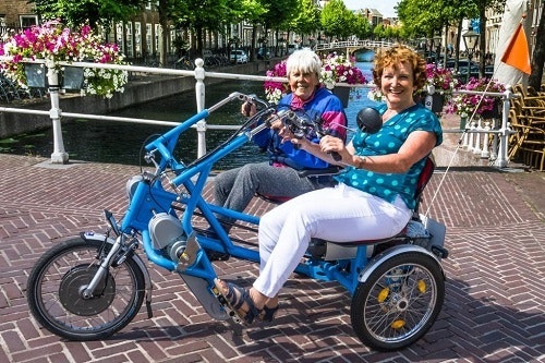fietsmaatjes with a van raam side by side tandem trike