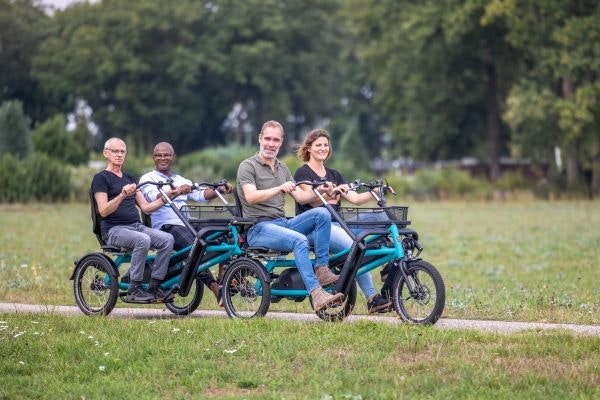 voordelen van de funtrain duofietsaanhanger met meerdere personen fietsen