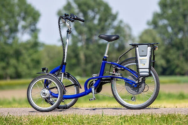 Un vélo électrique avec 2 roues à l'avant Viktor et Viktoria