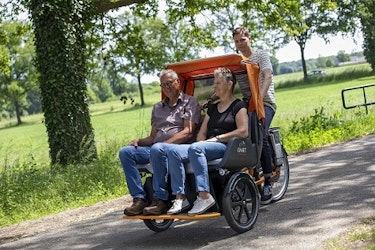 Unique riding characteristics of rickshaw transport bike Chat | Van Raam