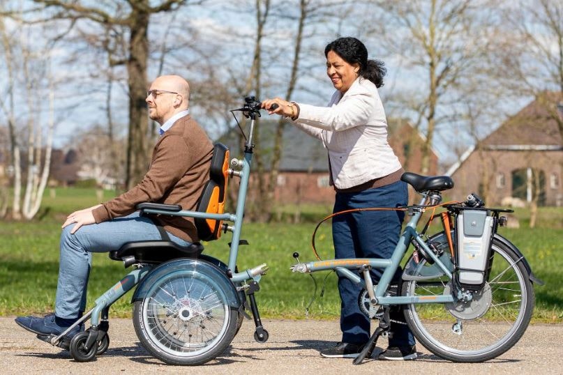 Video dividing Van Raam wheelchair bike OPair