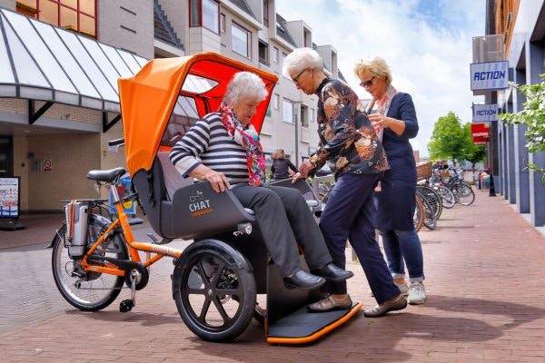 Adjustable footplate Chat rickshaw bike