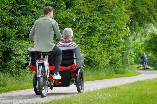 The Chat rickshaw bike is equipped with pedal support