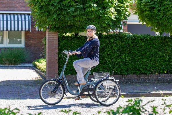 De juiste arm en beenpositie bij fietsen met hernia Van Raam