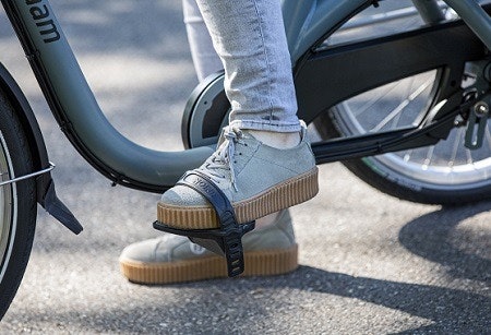 Schmerzen im Knie beim Radfahren mit Balance Pedalen Van Raam