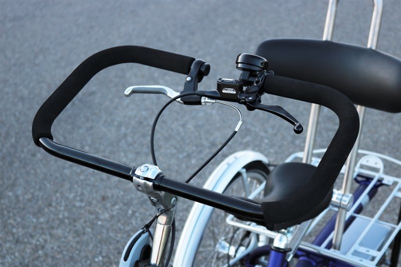 Uninterruped handlebar for people with one arm or hand