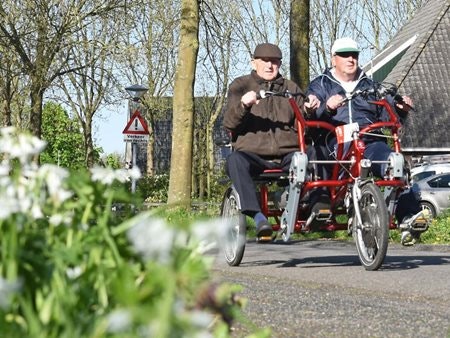 Cycling during a 4-day cycling tour with the Fun2Go