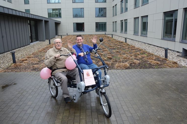 Vrijwilliger woonzorgcentrum met Fun2Go duofiets