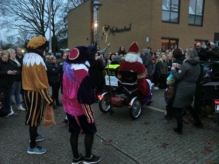 sinterklaas op duofiets bij fietsmaatjes