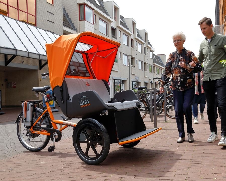 het fietsverkeer veranderd en van raam zit er middenin transportfietsen