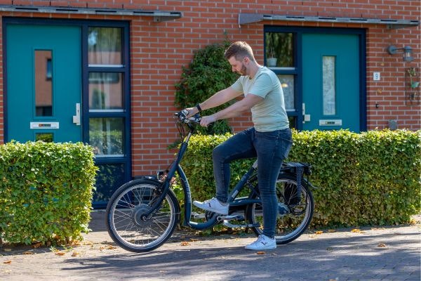 Auf dem Van Raam Balance können Sie leicht auf- und absteigen.