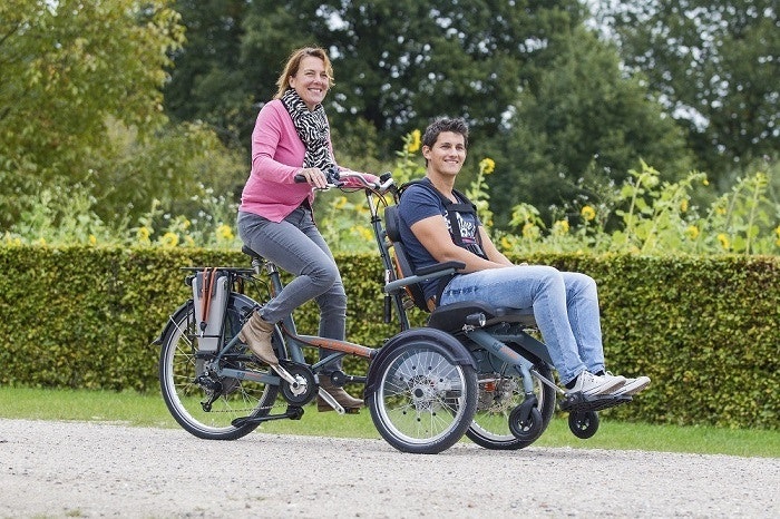 cargo bike rollstuhlfahrrad opair van raam