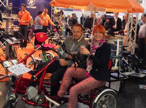 Fun2Go duofiets testen op de beurs