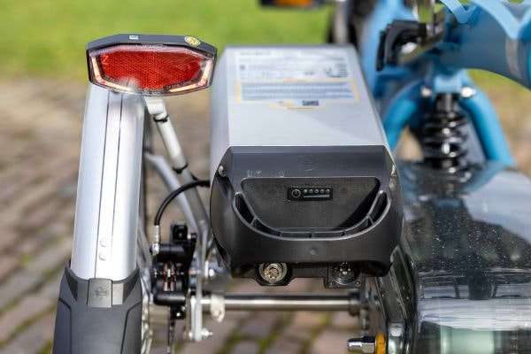 Should an electric bike always be on the charger battery Van Raam