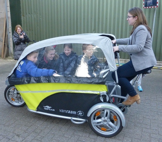 Fietsen met fietstaxi kinderen