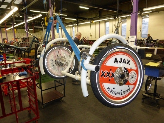 Van Raam fabriek Ajax fiets