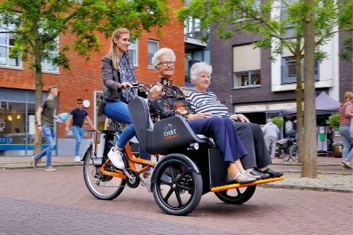 Aangepaste riksjafiets Chat Van Raam leasen bij Care4More