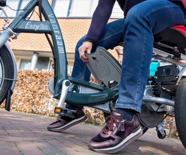 Van Raam Easy Go elektrische scootmobiel voor mensen met een beperking is eenvoudig te gebruiken