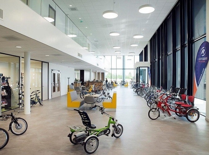 Salle d'exposition de bicyclettes Van Raam Varsseveld pour essai drive