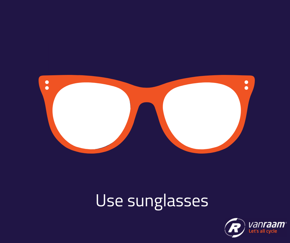 Tips for cycling in the heat - use sunglasses - Van Raam Tips for cycling in the heat - use sunglasses - Van Raam