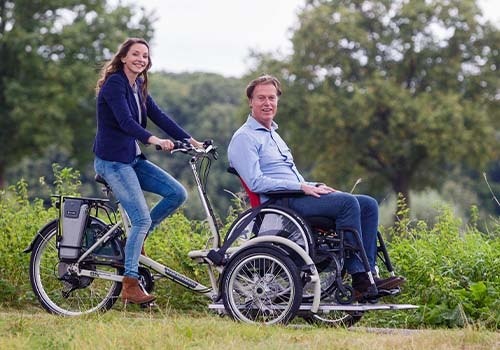 Neue angepasste Fahrräder Van Raam an Park Hoge Veluwe VeloPlus Rollstuhlrad geliefert
