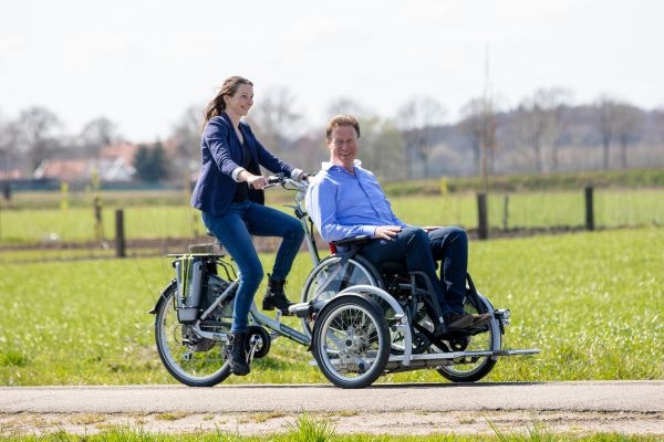 Probefahren mit Van Raam VeloPlus Rollstuhltransportfahrrad