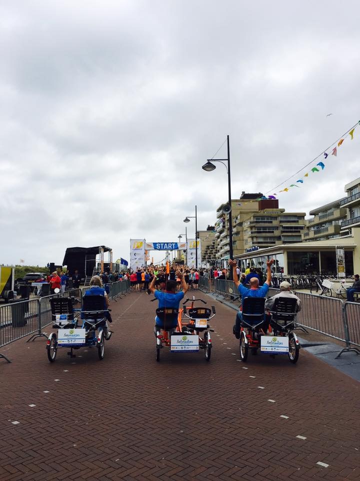 Finish 10 van Noordwijk duofiets Van Raam