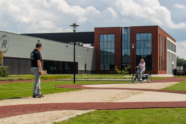 fiets met trapondersteuning uitproberen bij Van Raam tijdens proefrit