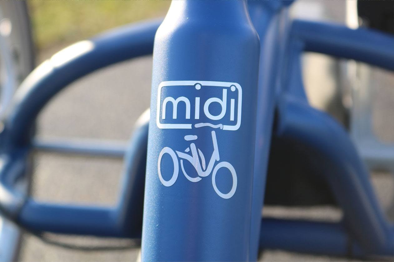 Midi tricycle labeling