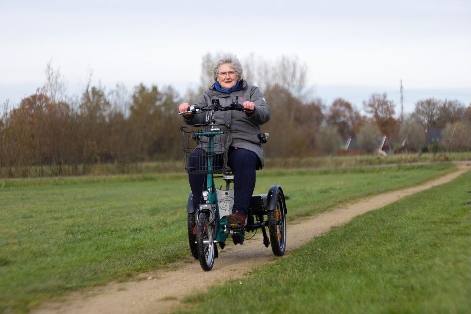 Scootmobielfiets Easy Go om te fietsen met een beperking Van Raam